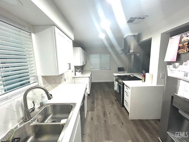 3333 El Encanto Court 22, Bakersfield, CA 93301