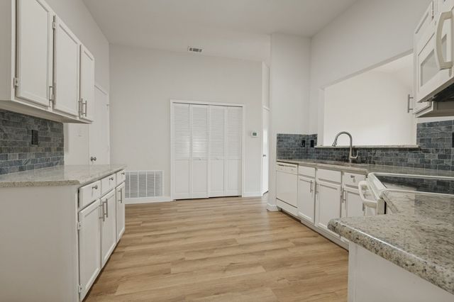 5814 Fox Hunt Drive, Arlington, TX 76017