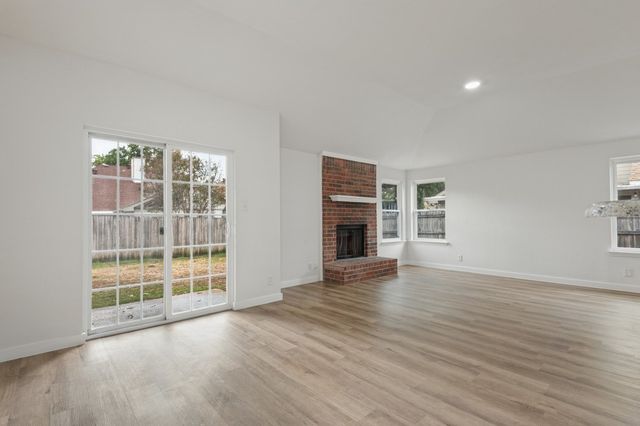 5814 Fox Hunt Drive, Arlington, TX 76017
