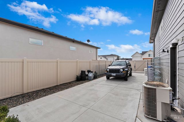 492 Applecreek St, Middleton, ID 83644