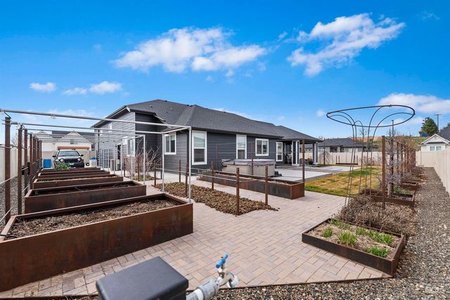 492 Applecreek St, Middleton, ID 83644