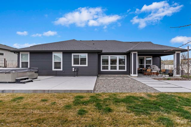 492 Applecreek St, Middleton, ID 83644