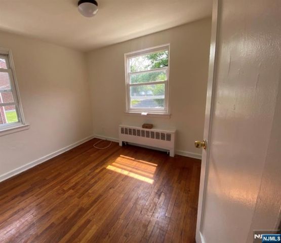 21A Carolyn Terrace, Roselle, NJ 07203