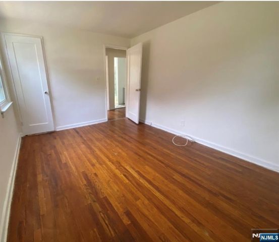 21A Carolyn Terrace, Roselle, NJ 07203