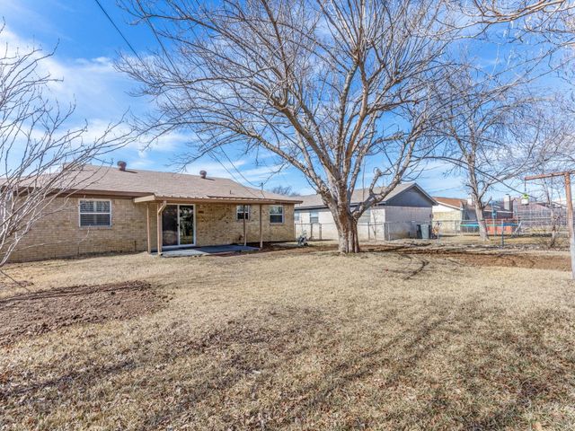 6924 Richardson Drive, Watauga, TX 76148