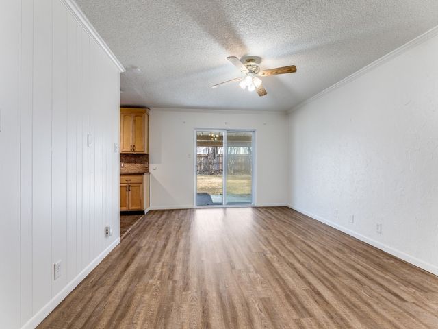 6924 Richardson Drive, Watauga, TX 76148