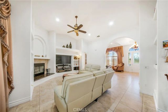 10490 Joshua, Oak Hills, CA 92344