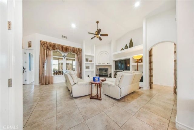 10490 Joshua, Oak Hills, CA 92344