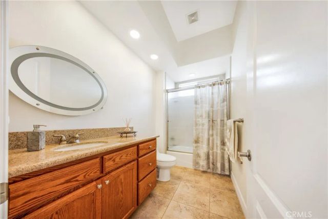 10490 Joshua, Oak Hills, CA 92344