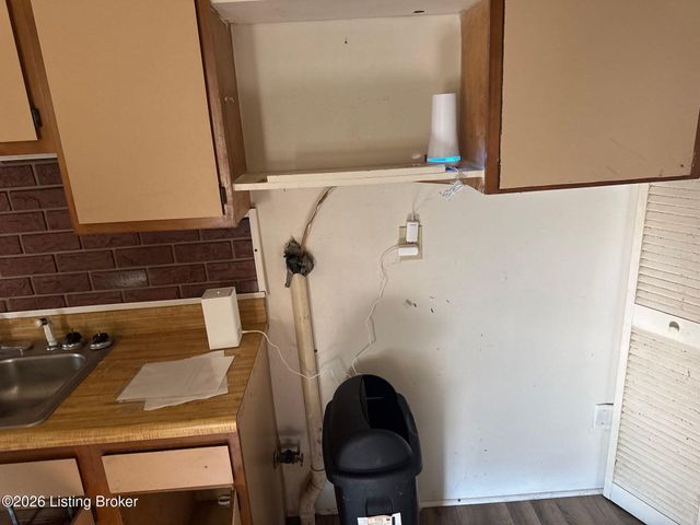 2230 Congress St, Louisville, KY 40212