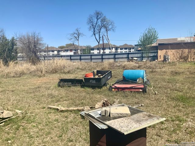 6723 W Commerce, San Antonio, TX 78227