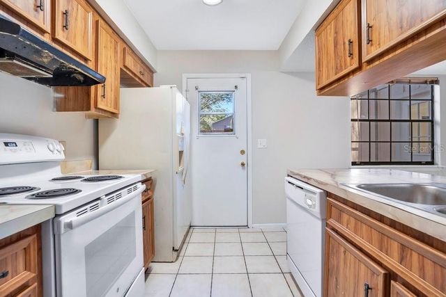 4592 LIGHTHOUSE CIRCLE 77, Orlando, FL 32808