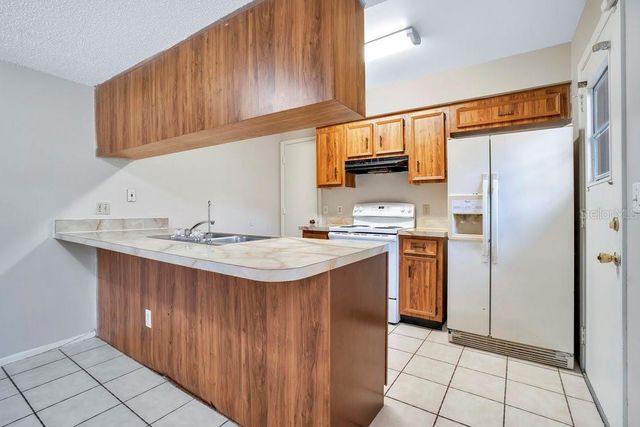 4592 LIGHTHOUSE CIRCLE 77, Orlando, FL 32808