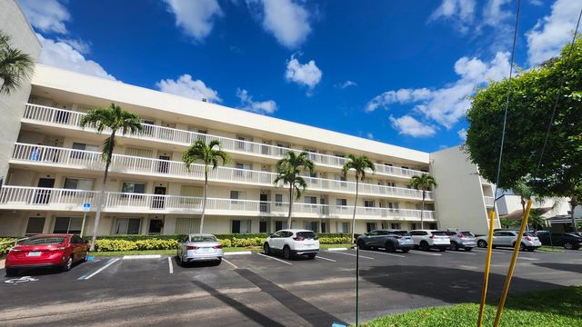 3146 Via Poinciana Via Poinciana 414, Lake Worth, FL 33467