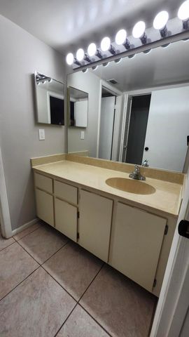 3146 Via Poinciana Via Poinciana 414, Lake Worth, FL 33467