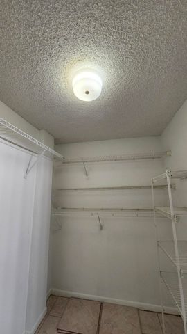 3146 Via Poinciana Via Poinciana 414, Lake Worth, FL 33467