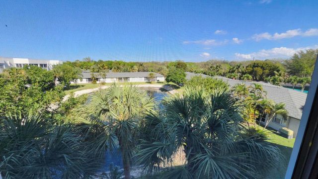 3146 Via Poinciana Via Poinciana 414, Lake Worth, FL 33467