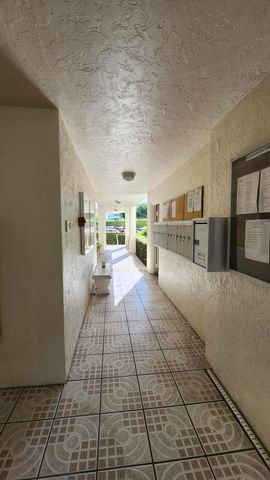 3146 Via Poinciana Via Poinciana 414, Lake Worth, FL 33467