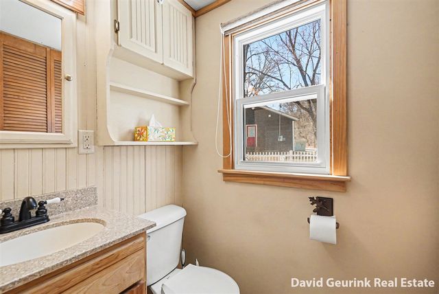 7566 Main Street, Newaygo, MI 49337
