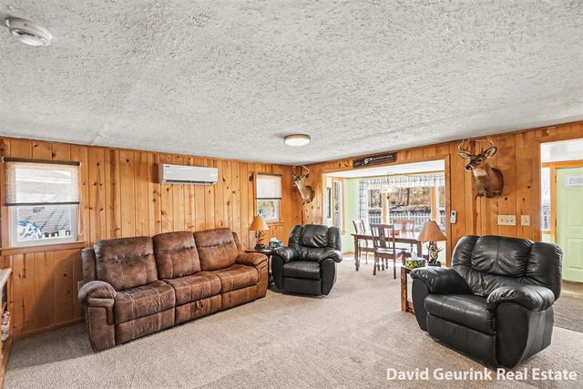 7566 Main Street, Newaygo, MI 49337