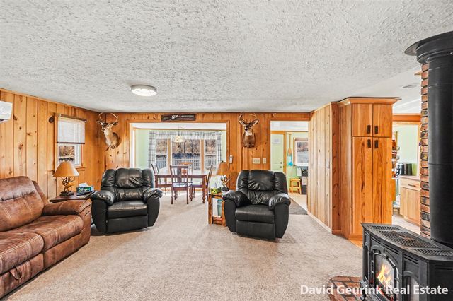 7566 Main Street, Newaygo, MI 49337