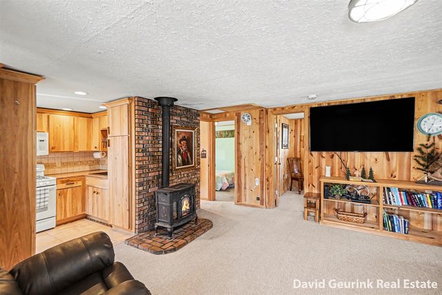 7566 Main Street, Newaygo, MI 49337