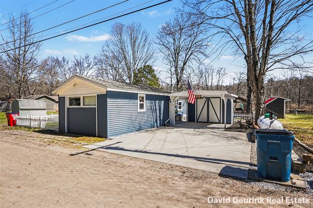 7566 Main Street, Newaygo, MI 49337