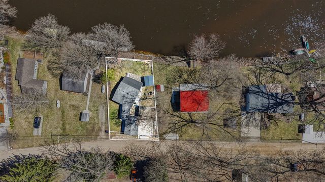 7566 Main Street, Newaygo, MI 49337