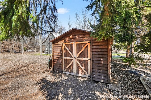 7566 Main Street, Newaygo, MI 49337