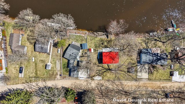 7566 Main Street, Newaygo, MI 49337