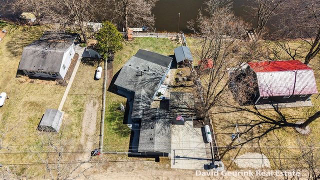 7566 Main Street, Newaygo, MI 49337