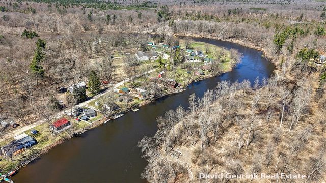 7566 Main Street, Newaygo, MI 49337