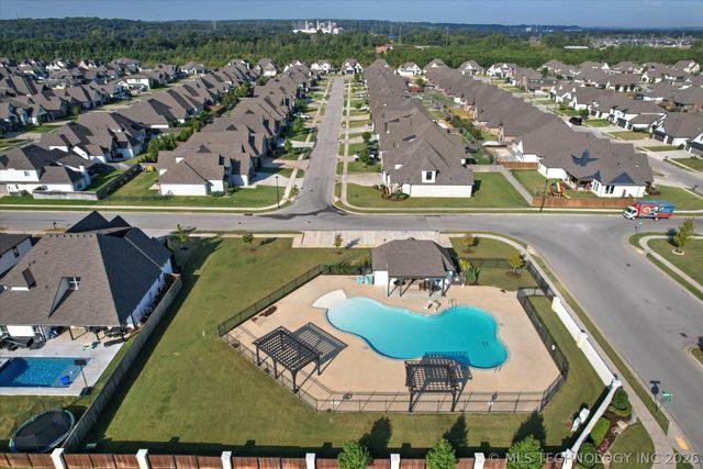 7390 E 127th Street S, Bixby, OK 74008