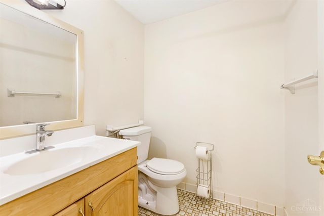 9699 Humphrey Road, Cincinnati, OH 45242