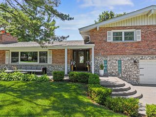 328 Windsor Lane, Inverness, IL 60010
