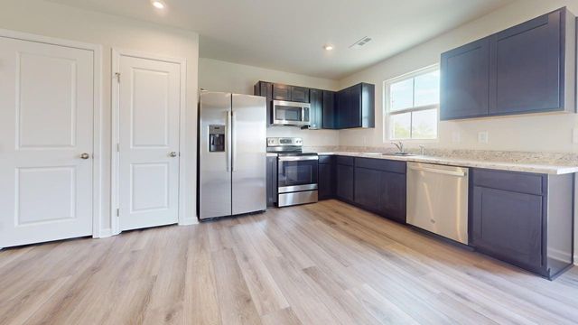 2005 Westchester Dr, Nashville, TN 37207