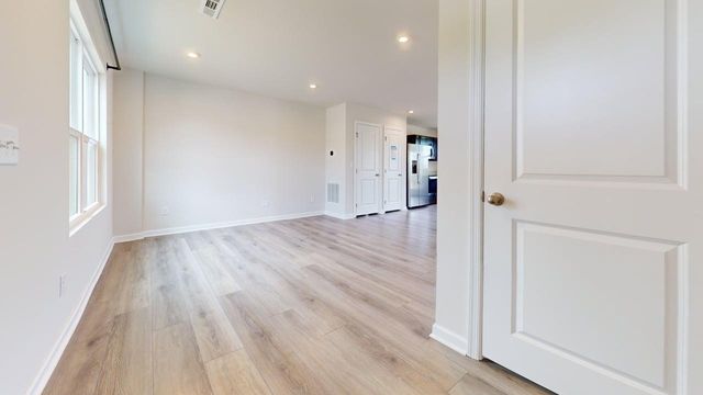 2005 Westchester Dr, Nashville, TN 37207