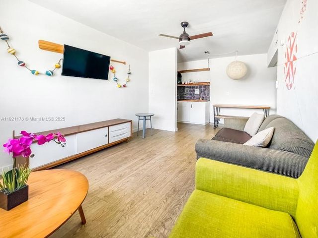 315 Arthur St, Hollywood, FL 33019