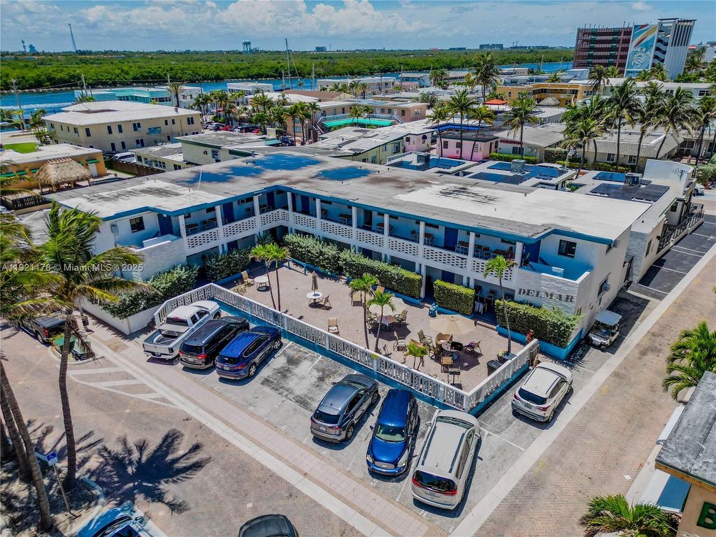 315 Arthur St, Hollywood, FL 33019