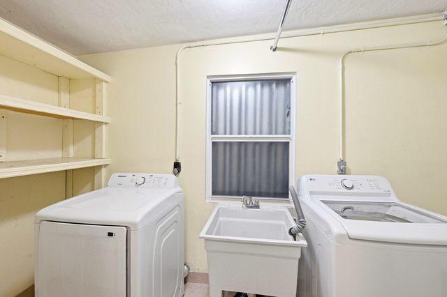 2811 NE 16th Street, Pompano Beach, FL 33062