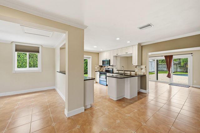 2811 NE 16th Street, Pompano Beach, FL 33062