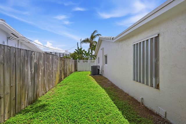 2811 NE 16th Street, Pompano Beach, FL 33062