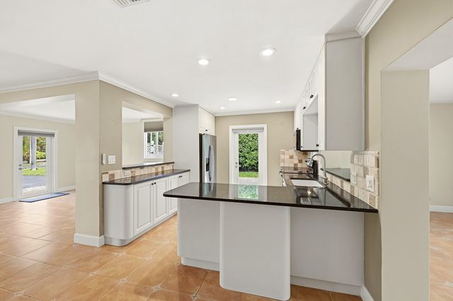 2811 NE 16th Street, Pompano Beach, FL 33062