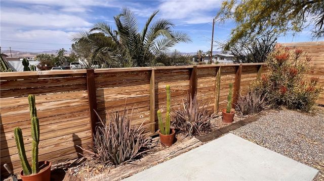 74885 Serrano Dr, 29 Palms, CA 92277