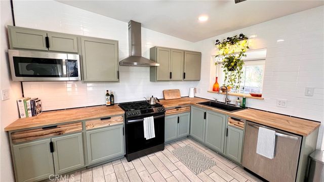 74885 Serrano Dr, 29 Palms, CA 92277