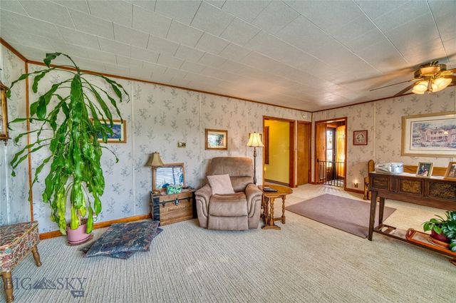 6360 W Dry Creek, Manhattan, MT 59741