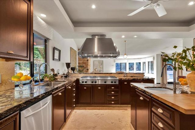 1605 Ridgemore Drive, Palm Springs, CA 92264