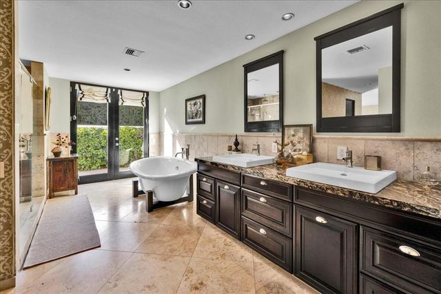 1605 Ridgemore Drive, Palm Springs, CA 92264