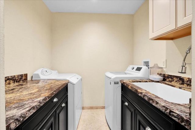 1605 Ridgemore Drive, Palm Springs, CA 92264