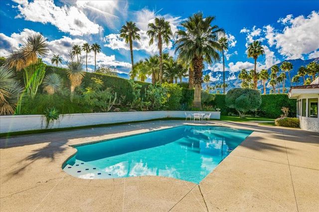 1605 Ridgemore Drive, Palm Springs, CA 92264